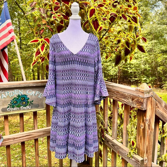 Roz & Ali Dresses & Skirts - Roz & Ali Dress, fully lined, size XL, excellent condition, Purple Hues, Bell Sl